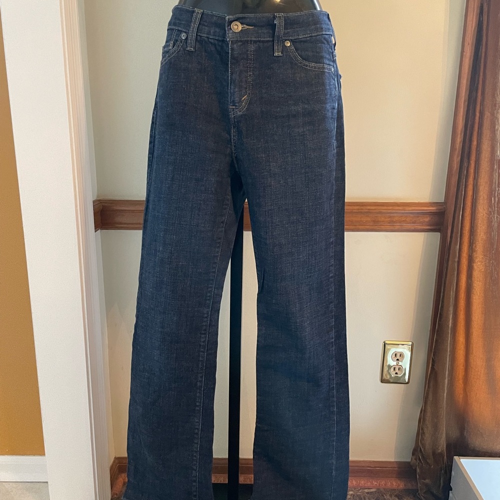 Levi’s Perfectly Slimming Bootcut 512, Size 6 Medium